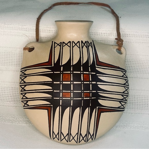 Mata Ortiz Mexican Pottery Canteen‎ Signed Angela Corona - Picture 1 of 8